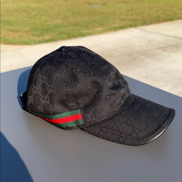 Gucci Black Cap with Signature Stripe - Picture 1 of 5